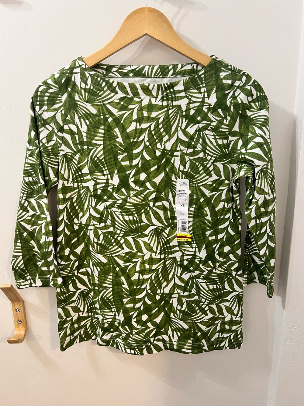 croft & barrow Green Leaf-Print Boatneck Long Sleeve Top